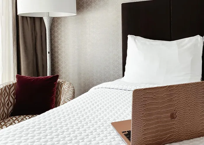 Crowne Plaza Chicago Sw - By Ihg 3*